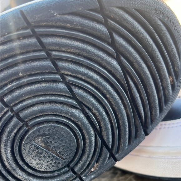 Nike Court Borough

Mid 2 Older Kids'... sz 6Y - Picture 8 of 10